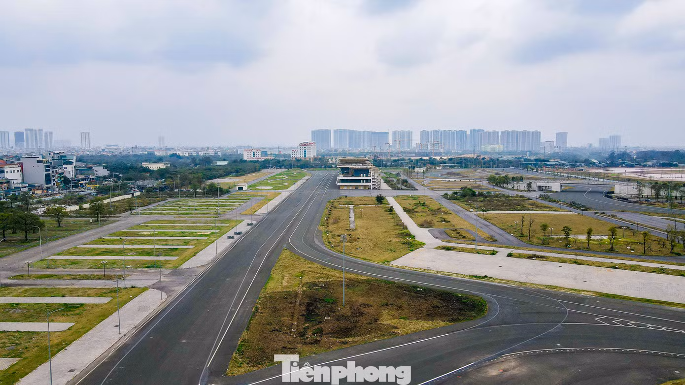 Phó chủ tịch UBND TP Hà Nội Lê Hồng Sơn cho rằng, thời gian qua, Sở VH-TT đã làm tốt công tác bảo quản tài sản được bàn giao. Bước đầu, sở đã sử dụng, tổ chức một số hoạt động văn hoá, thể thao đông người tạo hiệu ứng tốt. Phó chủ tịch UBND TP Hà Nội Lê Hồng Sơn cho rằng, thời gian qua, Sở VH-TT đã làm tốt công tác bảo quản tài sản được bàn giao. Bước đầu, sở đã sử dụng, tổ chức một số hoạt động văn hoá, thể thao đông người tạo hiệu ứng tốt.