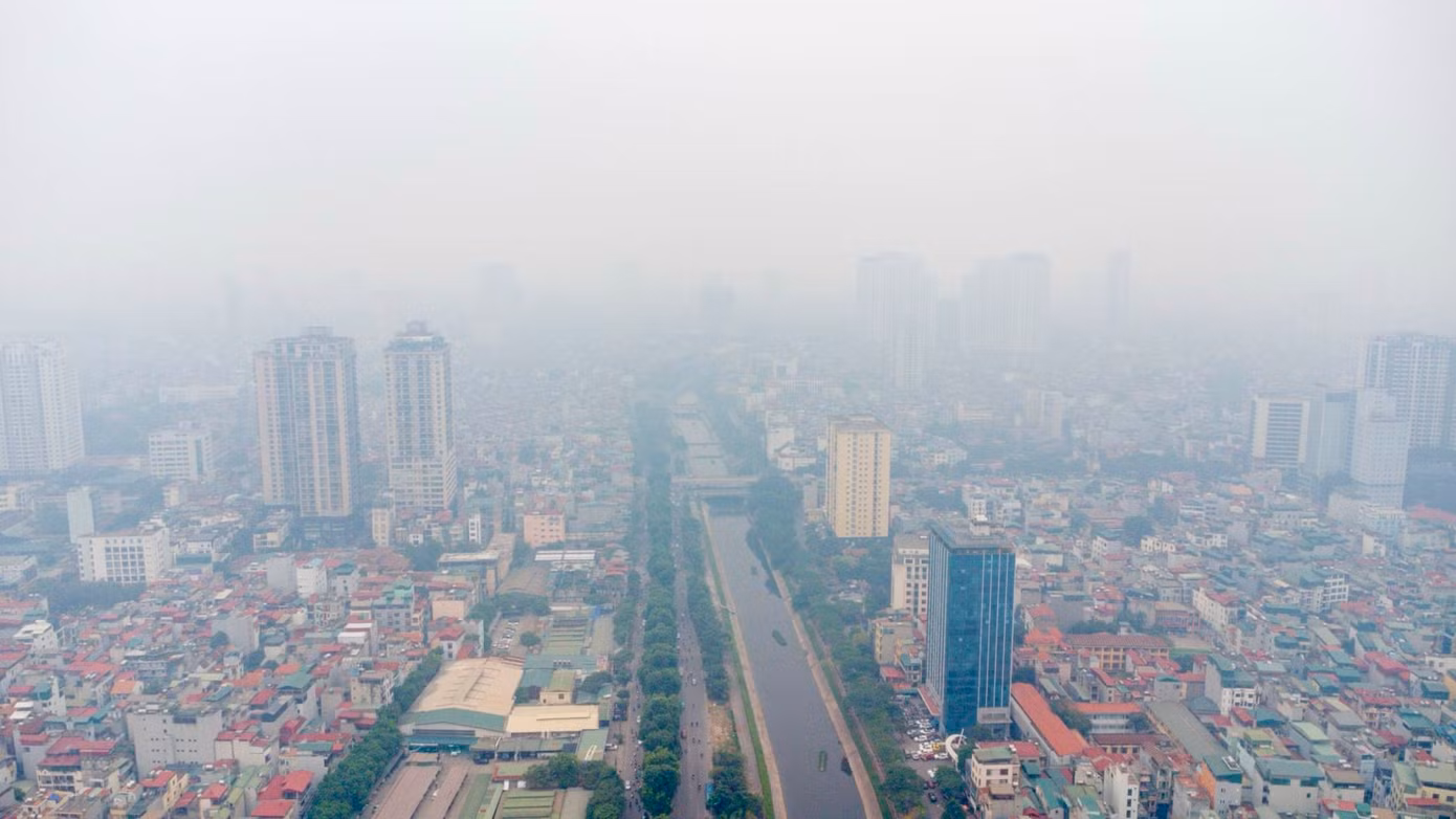Tình trạng này duy trì suốt buổi sáng, đến 11 giờ chất lượng không khí được cải thiện nhưng vẫn phổ biến ở ngưỡng đỏ và ngưỡng cam (bắt đầu ảnh hưởng đến sức khỏe các đối tượng nhạy cảm như người già, trẻ em, người mắc bệnh hô hấp, tim mạch). Tình trạng này duy trì suốt buổi sáng, đến 11 giờ chất lượng không khí được cải thiện nhưng vẫn phổ biến ở ngưỡng đỏ và ngưỡng cam (bắt đầu ảnh hưởng đến sức khỏe các đối tượng nhạy cảm như người già, trẻ em, người mắc bệnh hô hấp, tim mạch).