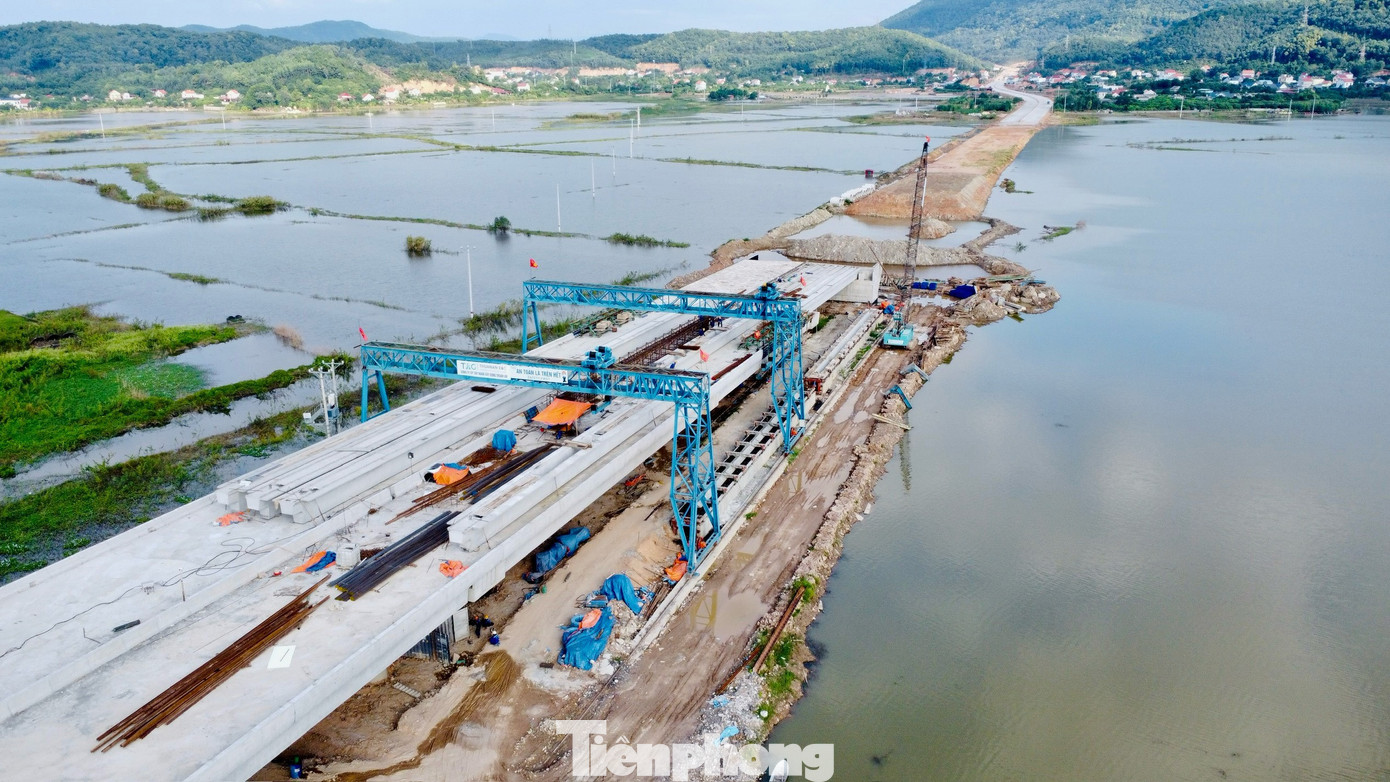 Điểm cuối (Km8+590) kết nối với đường quy hoạch thuộc địa phận xã Hưng Đạo, thành phố Chí Linh, tỉnh Hải Dương (khớp nối với Dự án đầu tư xây dựng đường dẫn cầu Đồng Việt kết nối với Quốc lộ 37, thành phố Chí Linh do UBND tỉnh Hải Dương đầu tư).