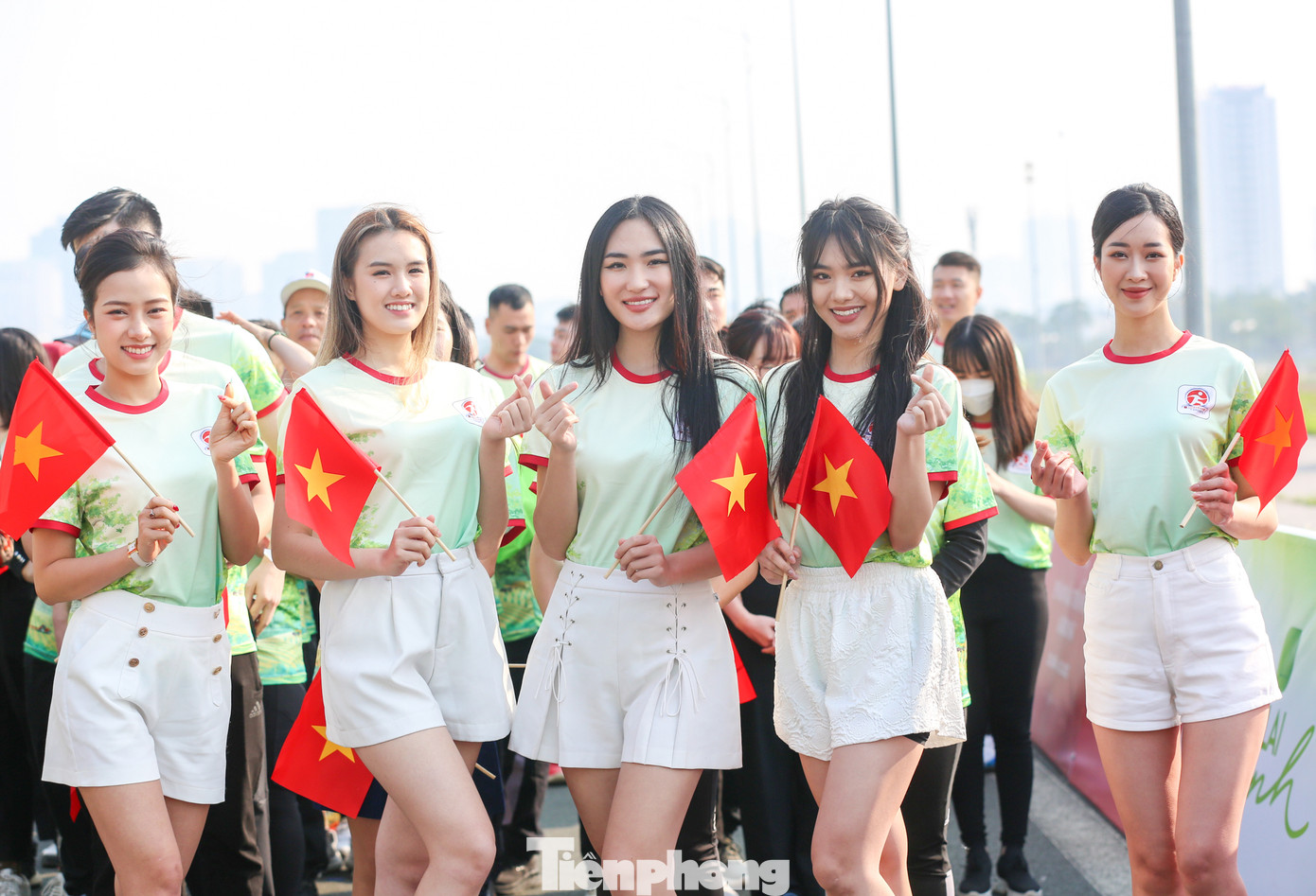 Sáng 26/02, dàn người đẹp Hoa hậu Việt Nam 2022 đã hào hứng tham gia chạy Vì tương lai xanh do Agribank phát động.