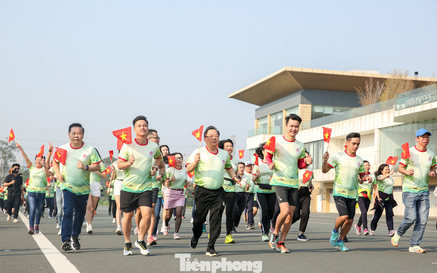 Không đơn thuần là cuộc đua để giành ngôi vô địch, Giải chạy "Vì tương lai xanh" còn mang ý nghĩa lan tỏa lối sống xanh, thân thiện với môi trường, vì cộng đồng.