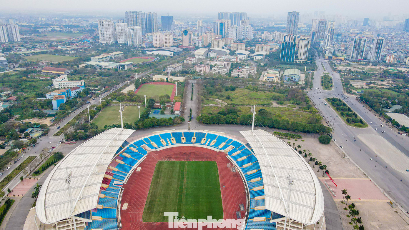 Đội U23 và đội tuyển Việt Nam đã có tân HLV trưởng là ông Philippe Troussier. Theo đó, HLV có biệt danh “Phù thủy trắng” này sẽ tập trung đội tuyển Việt Nam lần đầu từ ngày 20 đến 27/3.