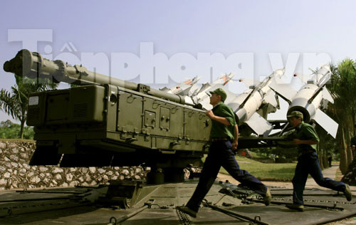 Kíp trắc thủ cơ động ra vị trí chiến đấu. Cơ động ra vị trí chiến đấu