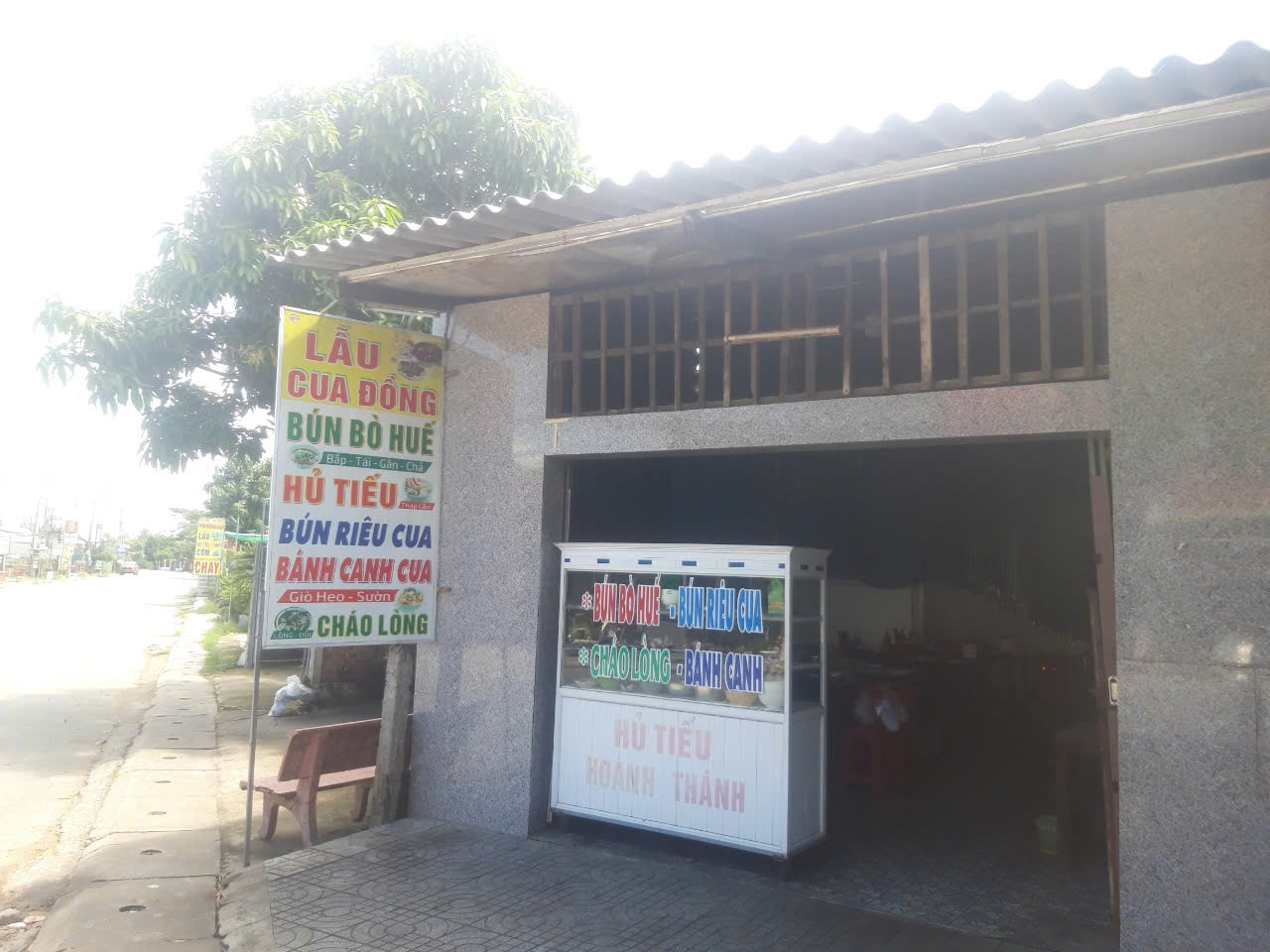 Quán ăn của bà Yến