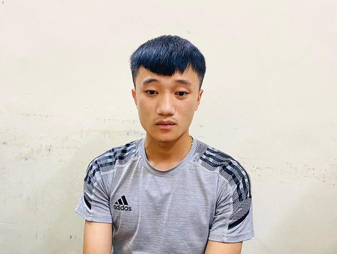 Đối tượng Nguyễn Duy Long bị bắt khi mang gần 3000 viên ma tuý đi giao hàng tại Tp. Đồng Hới