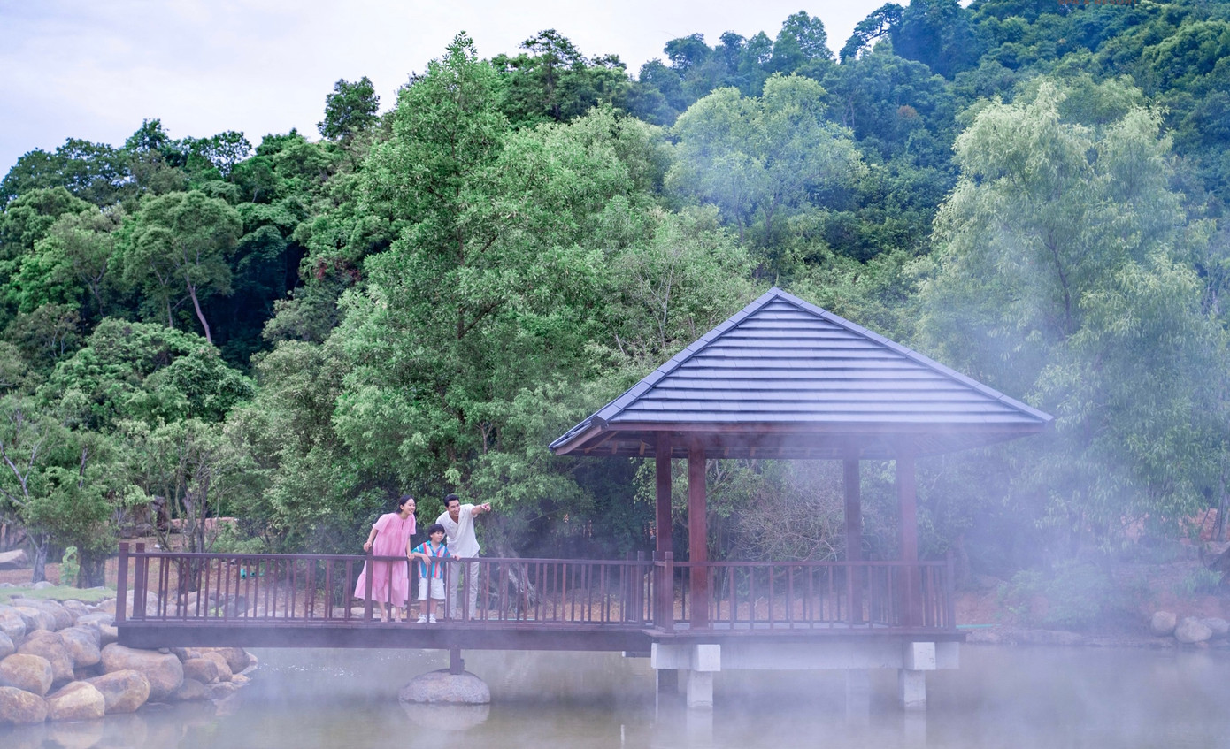 Từ ngàn xưa, suối Bang được xem là "báu vật" của mẹ thiên nhiên ban tặng. Từ ngàn xưa, suối Bang được xem là "báu vật" của mẹ thiên nhiên ban tặng.