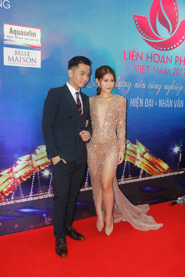 Hoa hậu Đỗ Mỹ Linh cùng dàn mỹ nhân khoe sắc tại bế mạc LHP ảnh 7