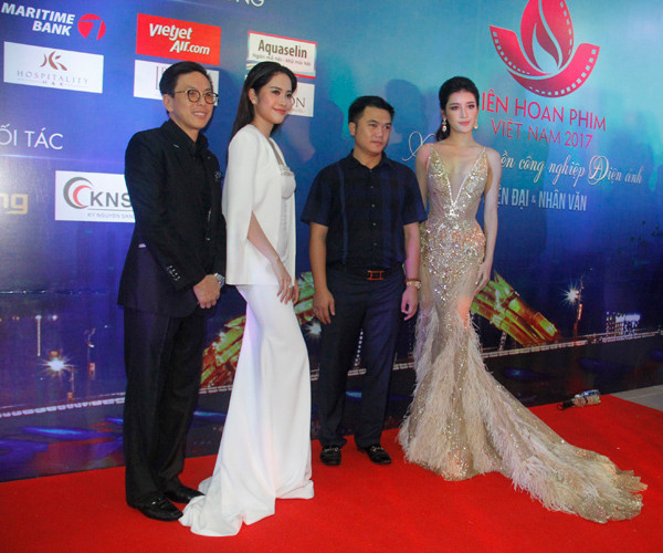 Hoa hậu Đỗ Mỹ Linh cùng dàn mỹ nhân khoe sắc tại bế mạc LHP ảnh 3