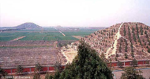 Bí ẩn những kim tự tháp khổng lồ bị che giấu ở Trung Quốc ảnh 1