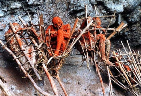 Kỳ bí tục hun xác người ở Papua New Guinea ảnh 3