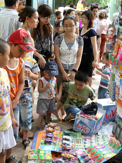 Những món đồ chơi luôn thu hút được những cô bé cậu bé