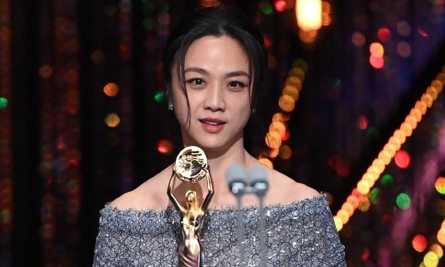 Chỉ với 1 tác phẩm duy nhất, Decision To Leave, Thang Duy làm nên lịch sử khi trở thành nữ diễn viên Trung Quốc đầu tiên thắng giải Ảnh hậu Rồng Xanh.