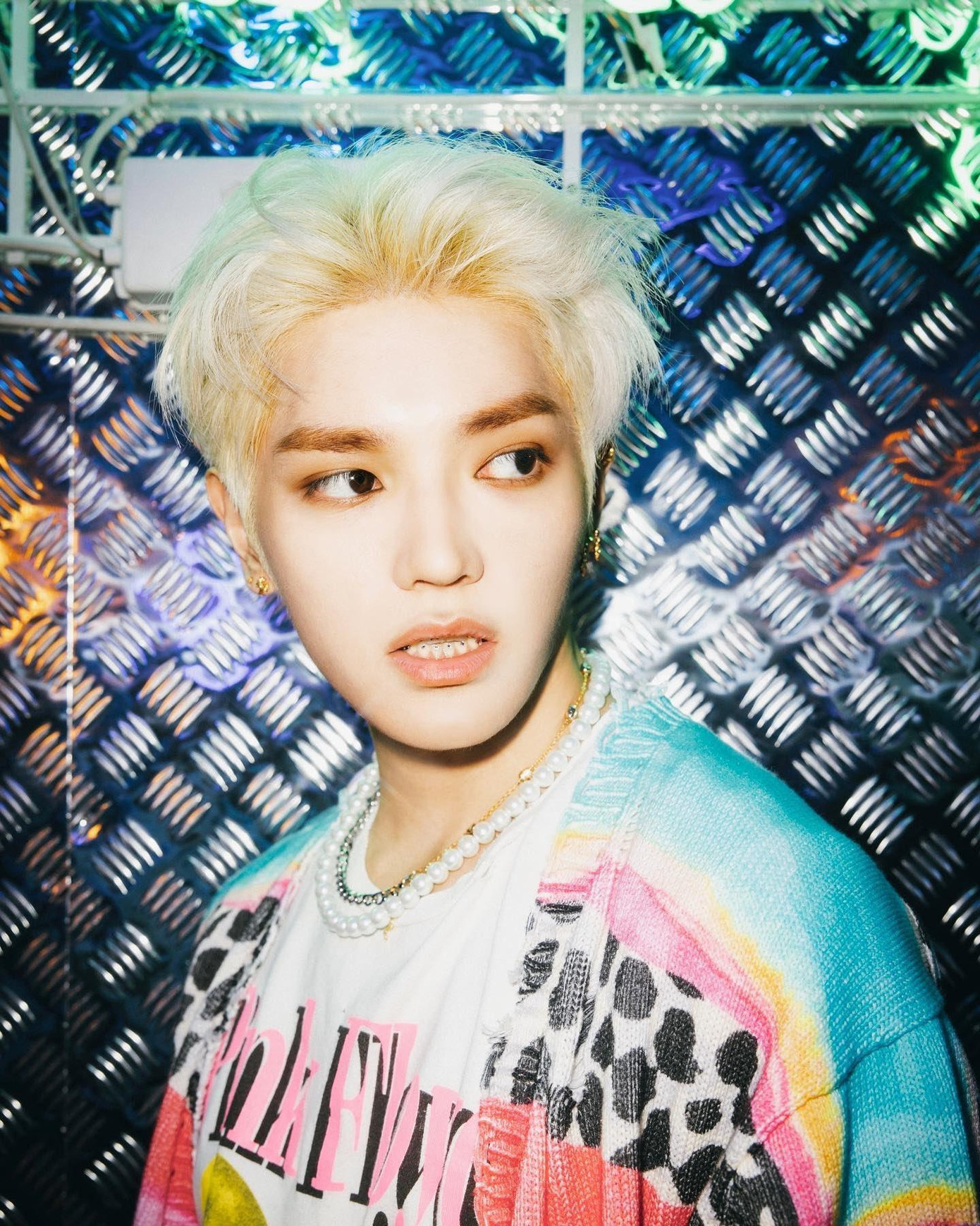 Người hâm mộ cho rằng chính công ty chủ quản SM đang làm hình ảnh của Taeyong xấu đi khi cố tình sử dụng từ ngữ không phù hợp để miêu tả anh chàng. Người hâm mộ cho rằng chính công ty chủ quản SM đang làm hình ảnh của Taeyong xấu đi khi cố tình sử dụng từ ngữ không phù hợp để miêu tả anh chàng.