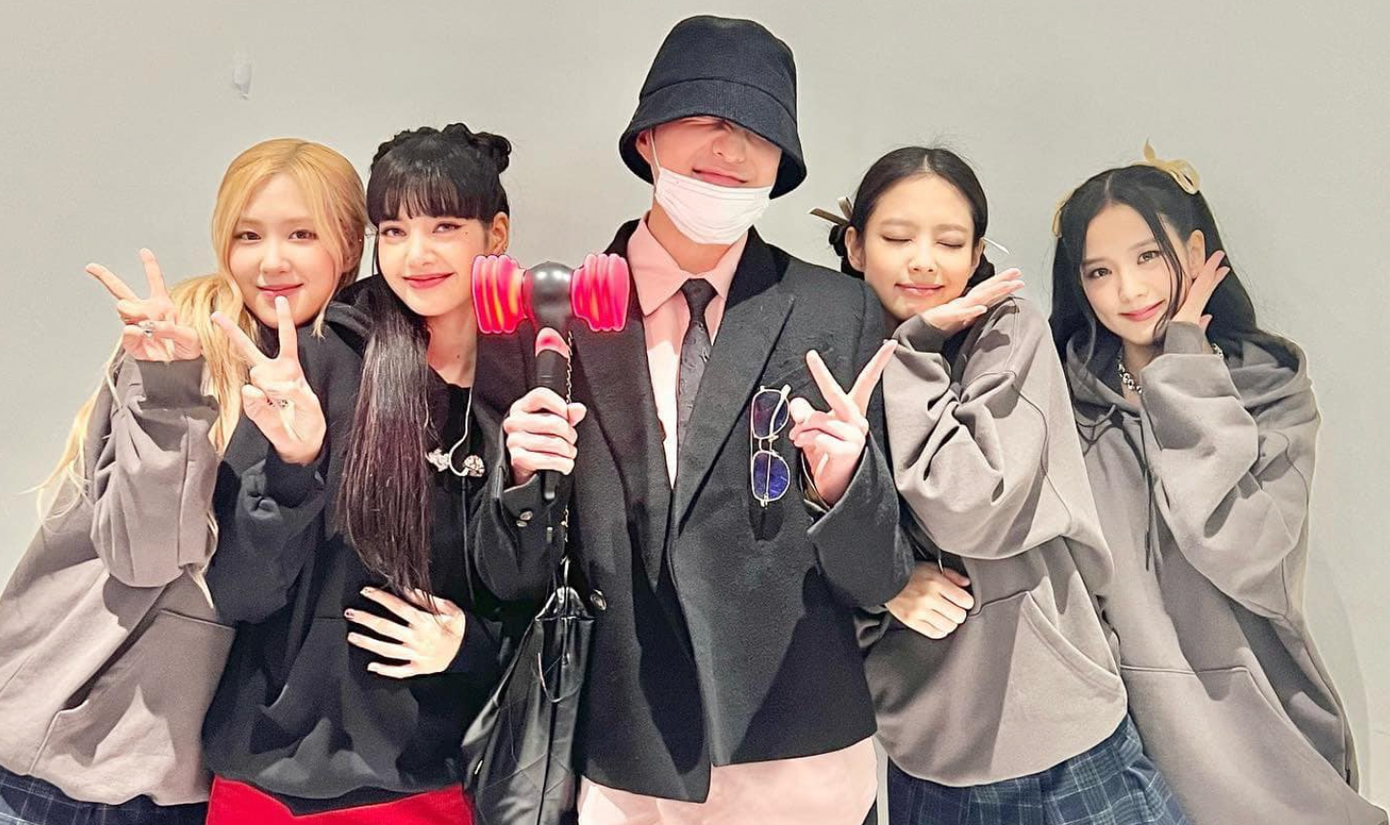 Bức ảnh 'hot' nhất concert khi "OTP quốc dân" Jisoo và Jung Hae In tái ngộ.