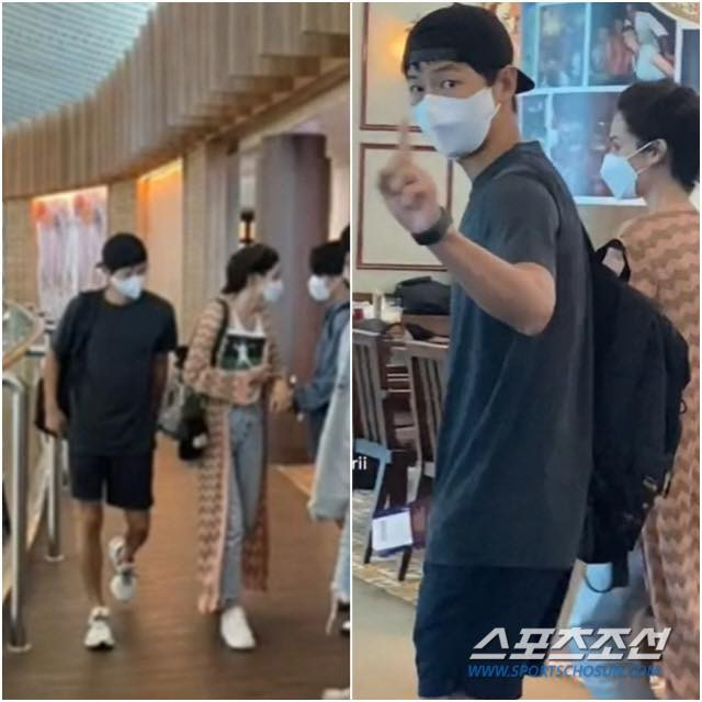 Bức ảnh được Sports Chosun chụp được từ những ngày đầu hẹn hò của cặp đôi, Song Joong Ki cố gắng bảo vệ bạn gái trước ống kính phóng viên. Bức ảnh được Sports Chosun chụp được từ những ngày đầu hẹn hò của cặp đôi, Song Joong Ki cố gắng bảo vệ bạn gái trước ống kính phóng viên.