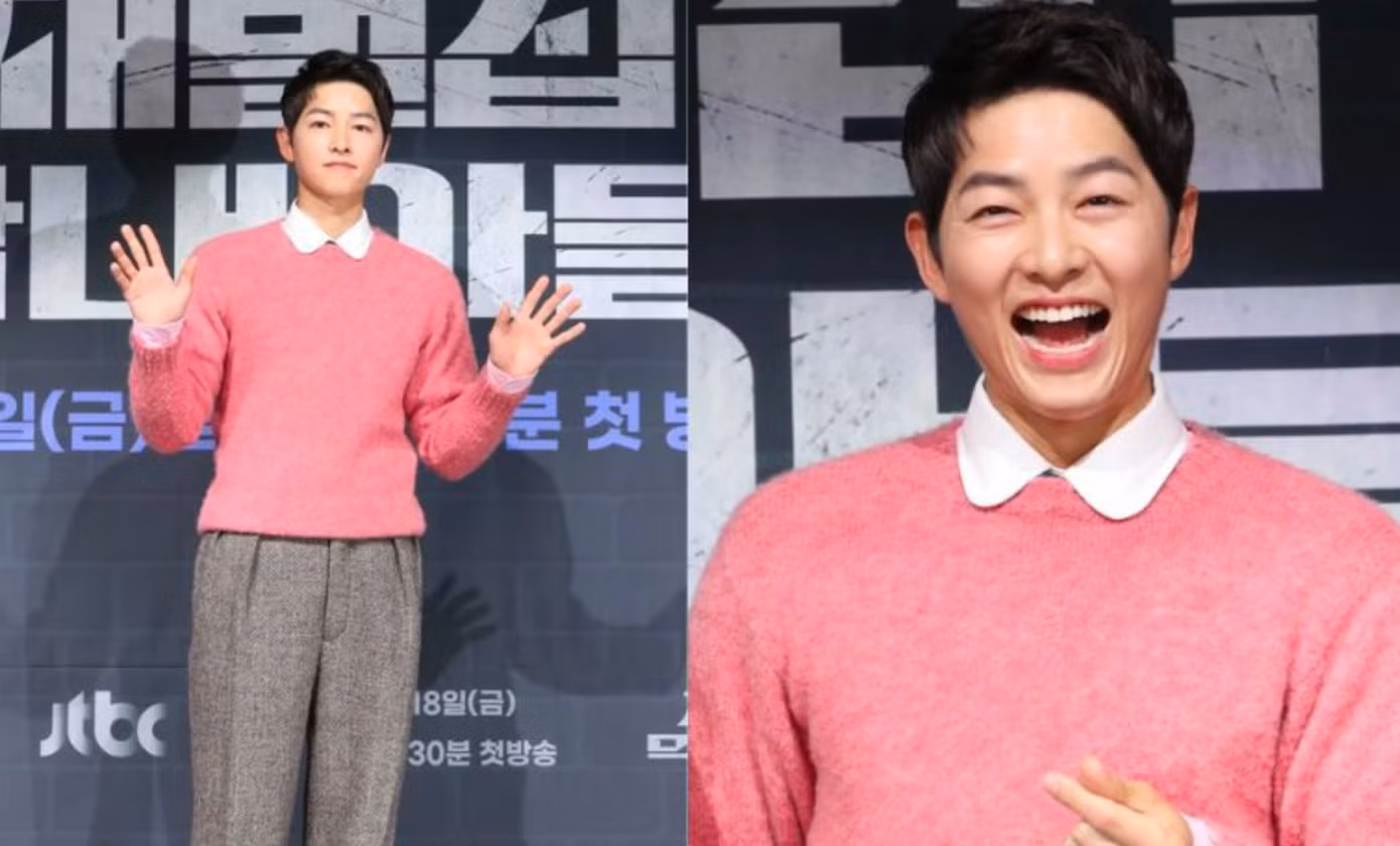 Song Joong Ki xuất hiện với nụ cười "chói chang".