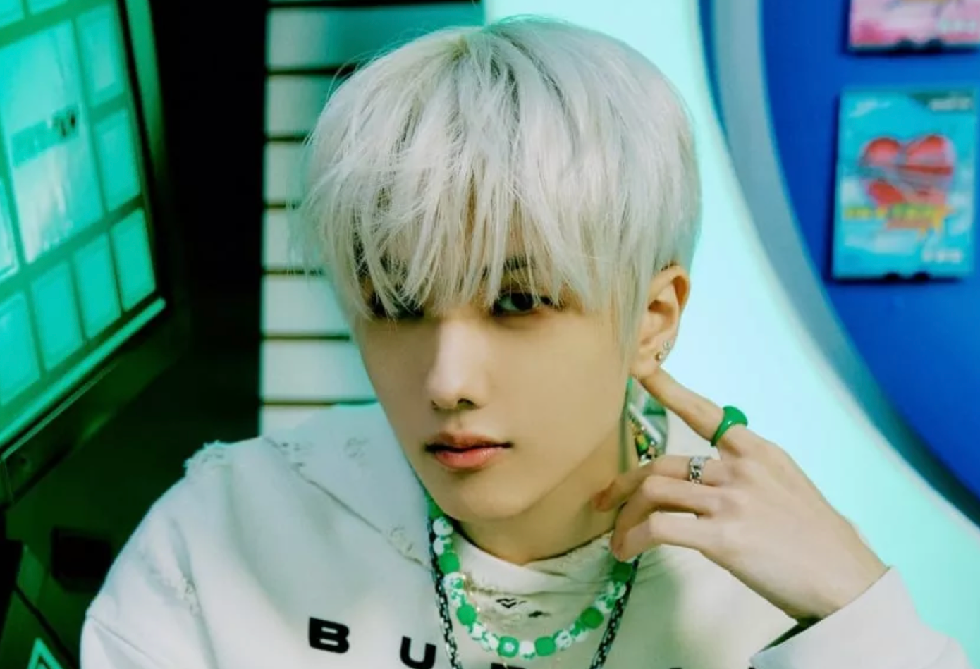 Jisung (NCT) đã ngay lập tức gửi lời dặn dò đến những người hâm mộ khi nhận thấy tình hình có dấu hiệu nguy hiểm.