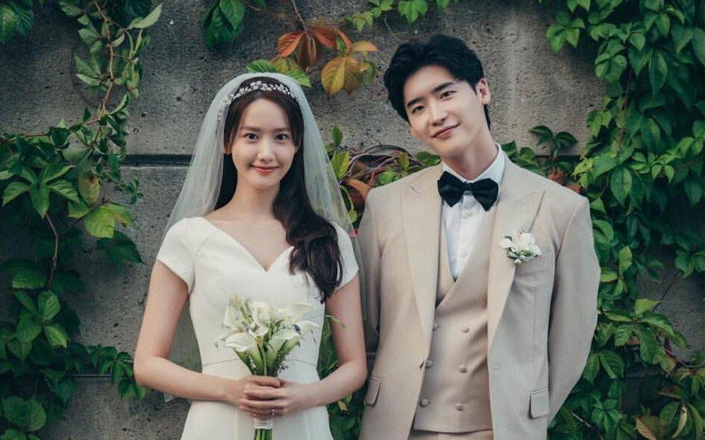 Lovely wedding photos of YoonA and Lee Jong Suk from 'Big Mouth' revealed | allkpop