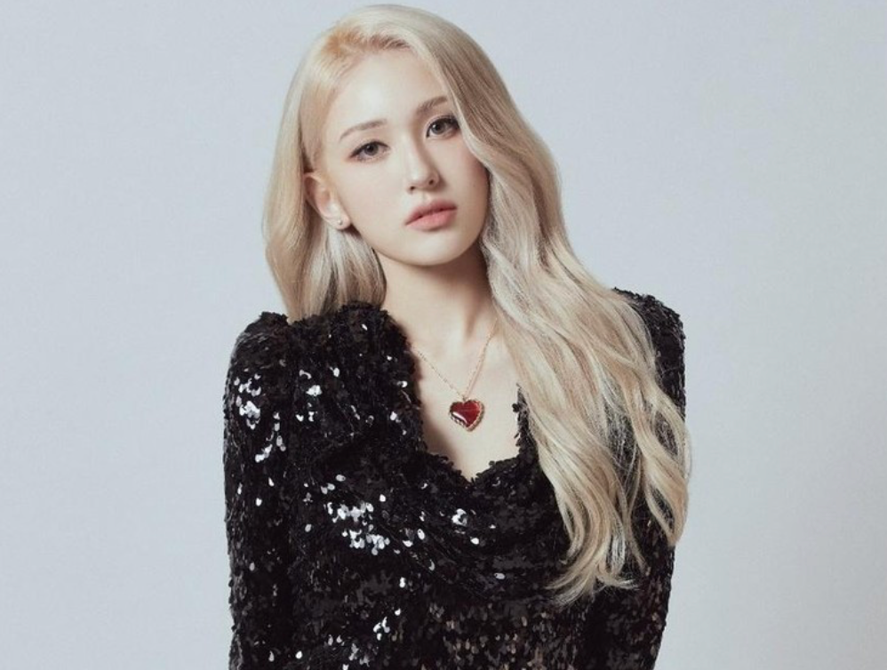 Jeon Somi được một mình đảm nhận vị trí "chủ xị" khi còn rất trẻ.