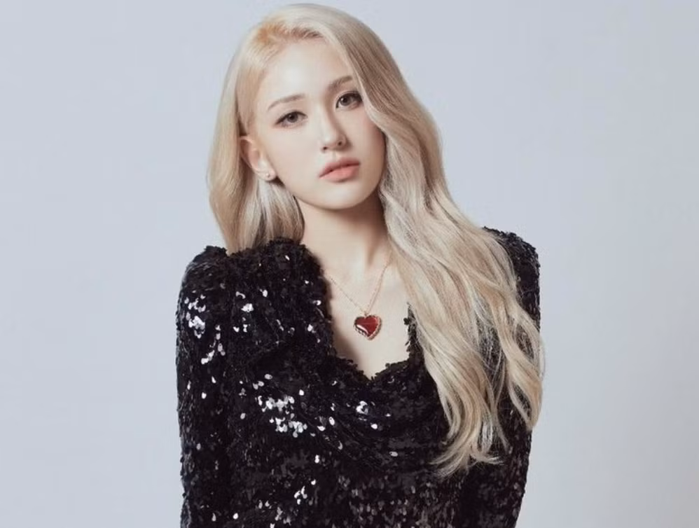 Jeon Somi được một mình đảm nhận vị trí "chủ xị" khi còn rất trẻ.