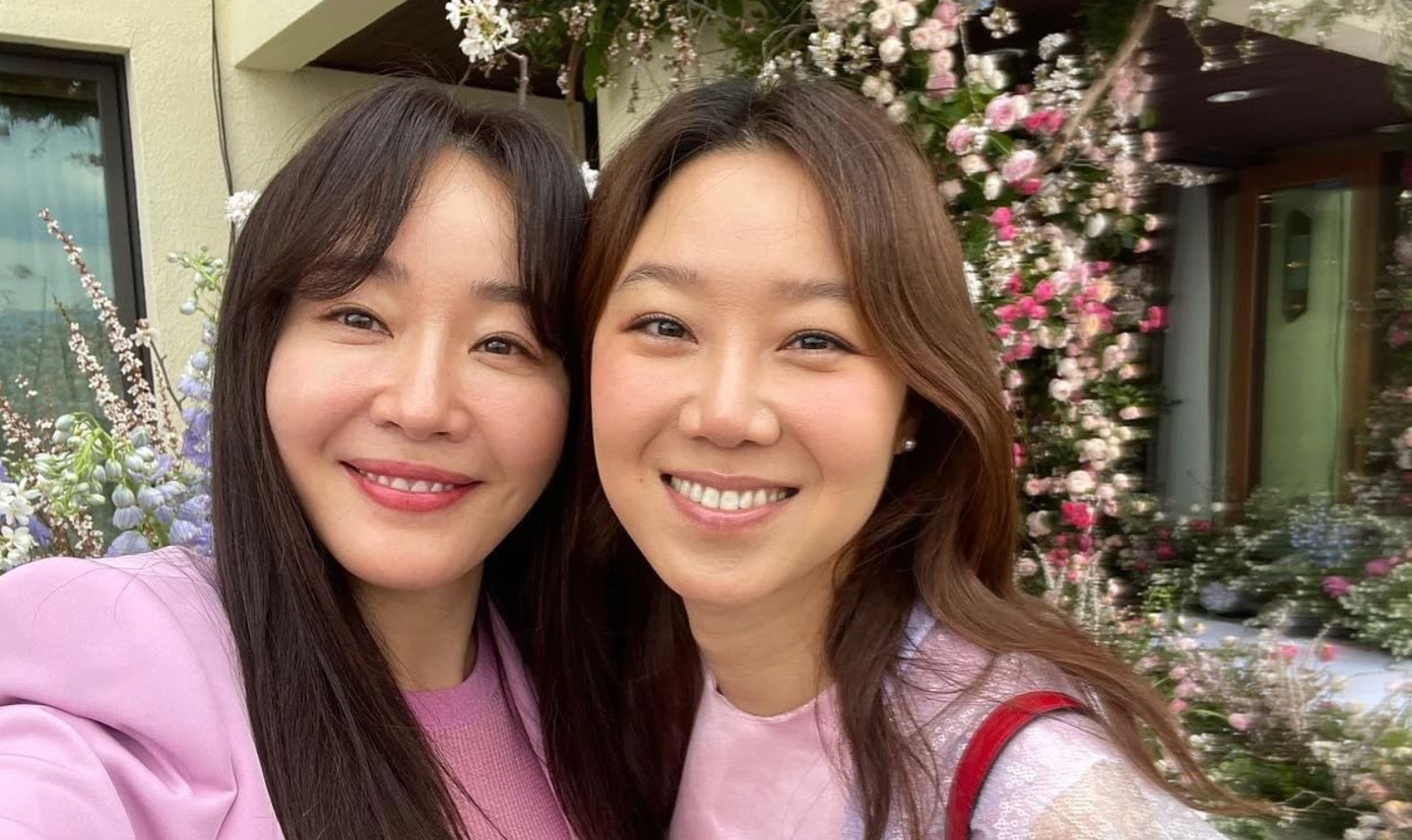 Um Ji Won và Gong Hyon Jin trong đám cưới của Hyun Bin và Seo Ye Jin.