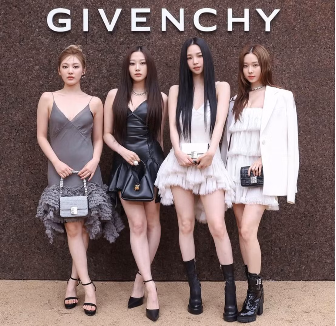 Aespa tại show diễn của Givenchy trong khuôn khổ Paris Fashion Week.