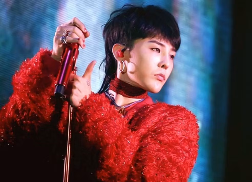 Việc "đi hay ở" của G-Dragon vẫn chưa được quyết định.