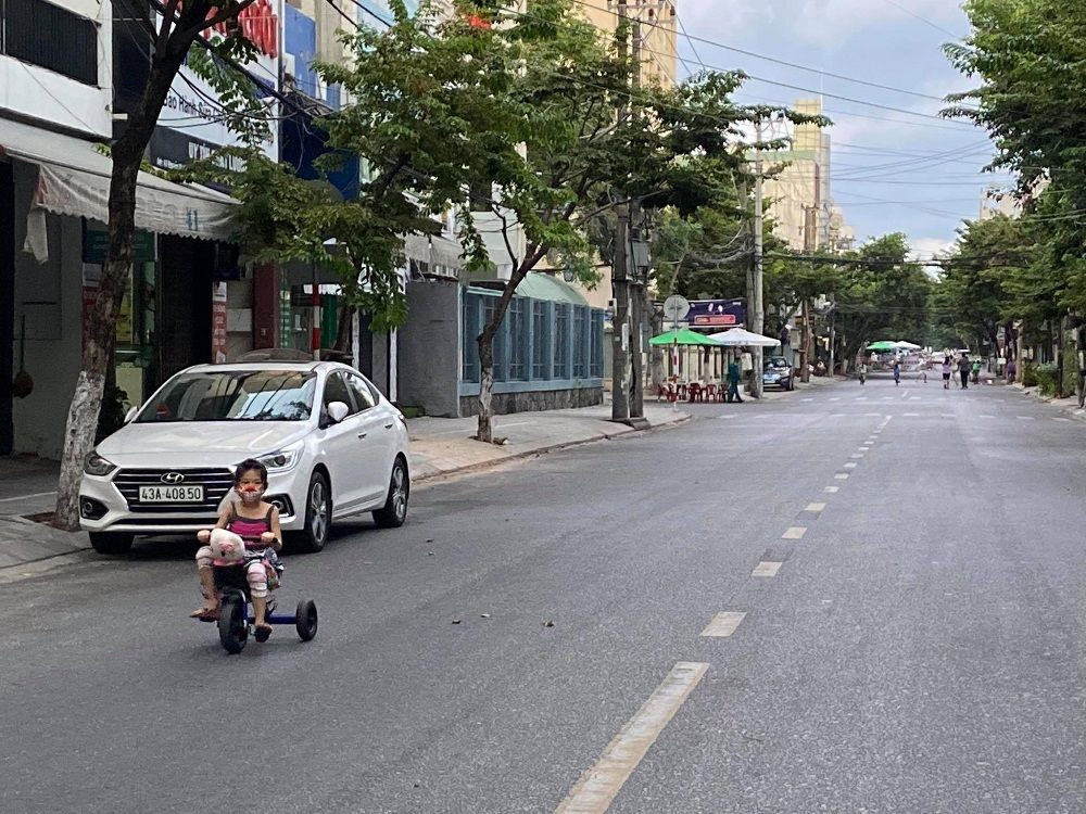 Những hình ảnh đầy cảm xúc ghi từ bên trong khu vực phong tỏa tại Đà Nẵng ảnh 9