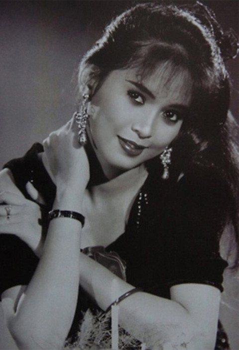 Trong Vị đắng tình yêu, Thủy Tiên vào vai Phương, sinh viên nhạc viện, một tiểu thư con nhà giàu với vẻ đẹp trong sáng và tình yêu ngọt ngào diễn viên Lê Công Tuấn Anh (Quang)