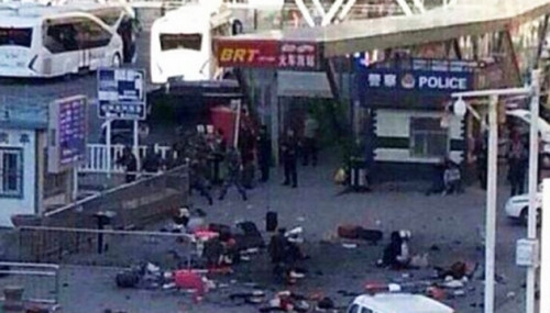 Trung Quốc: Nổ kinh hoàng tại nhà ga lớn nhất Tân Cương ảnh 2