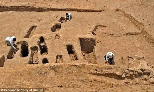 Bi thảm 56 hài cốt trẻ em trong nghĩa trang hiến tế ảnh 5