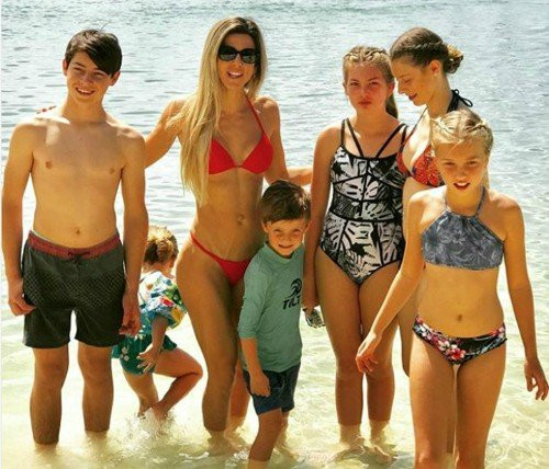 Bà mẹ 6 con gây sốt vì thân hình săn chắc như gái chưa chồng ảnh 2