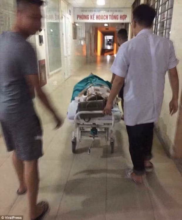 Báo Tây đưa tin vụ đánh ghen bằng nước mắm và bột ớt ở Thanh Hóa ảnh 2