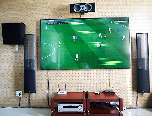 Dân chơi tự lắp màn hình 4K khổ lớn xem bóng đá ảnh 2