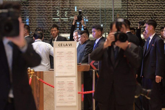 Hành tung bí ẩn của ông Kim Jong-un khi tới Singapore ảnh 1