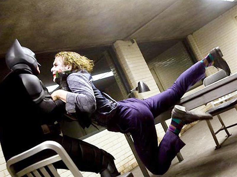 Cảnh trong phim Hiệp sĩ bóng đêm