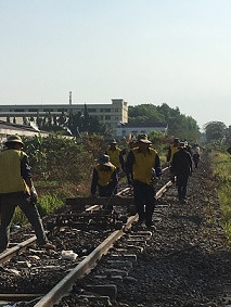 Tàu TN7 trật bánh tại Đồng Nai do gãy đường ray ảnh 1