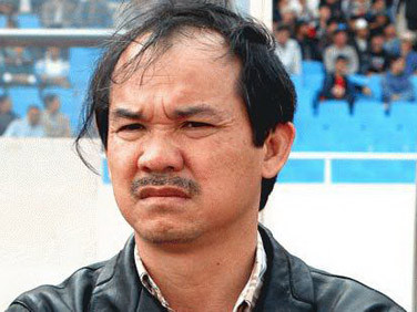 "Tránh vỏ dưa gặp vỏ dừa", chưa rút chân khỏi bất động sản thì bầu Đức đã gặp rắc rối tại lĩnh vực cao su. "Tránh vỏ dưa gặp vỏ dừa", chưa rút chân khỏi bất động sản thì bầu Đức đã gặp rắc rối tại lĩnh vực cao su.