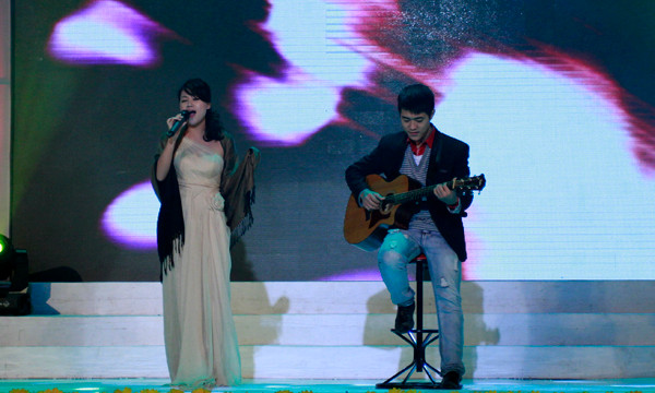 Không khí Lễ trao thưởng sôi động với những ca khúc viết về sinh viên, tuổi trẻ và tình yêu