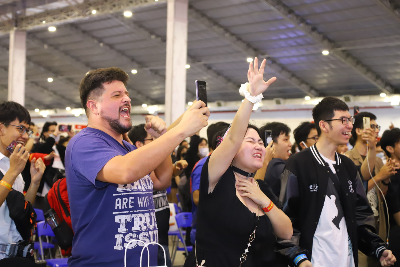 Hình ảnh nam diễn viên trong buổi giao lưu. Hình ảnh nam diễn viên trong buổi giao lưu.