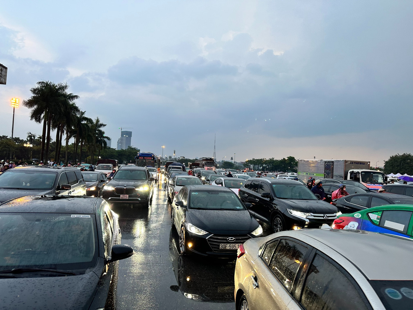 Hình ảnh khu vực sân Mỹ Đình chiều 29/7. Ảnh: Như Ý - Trọng Tài.