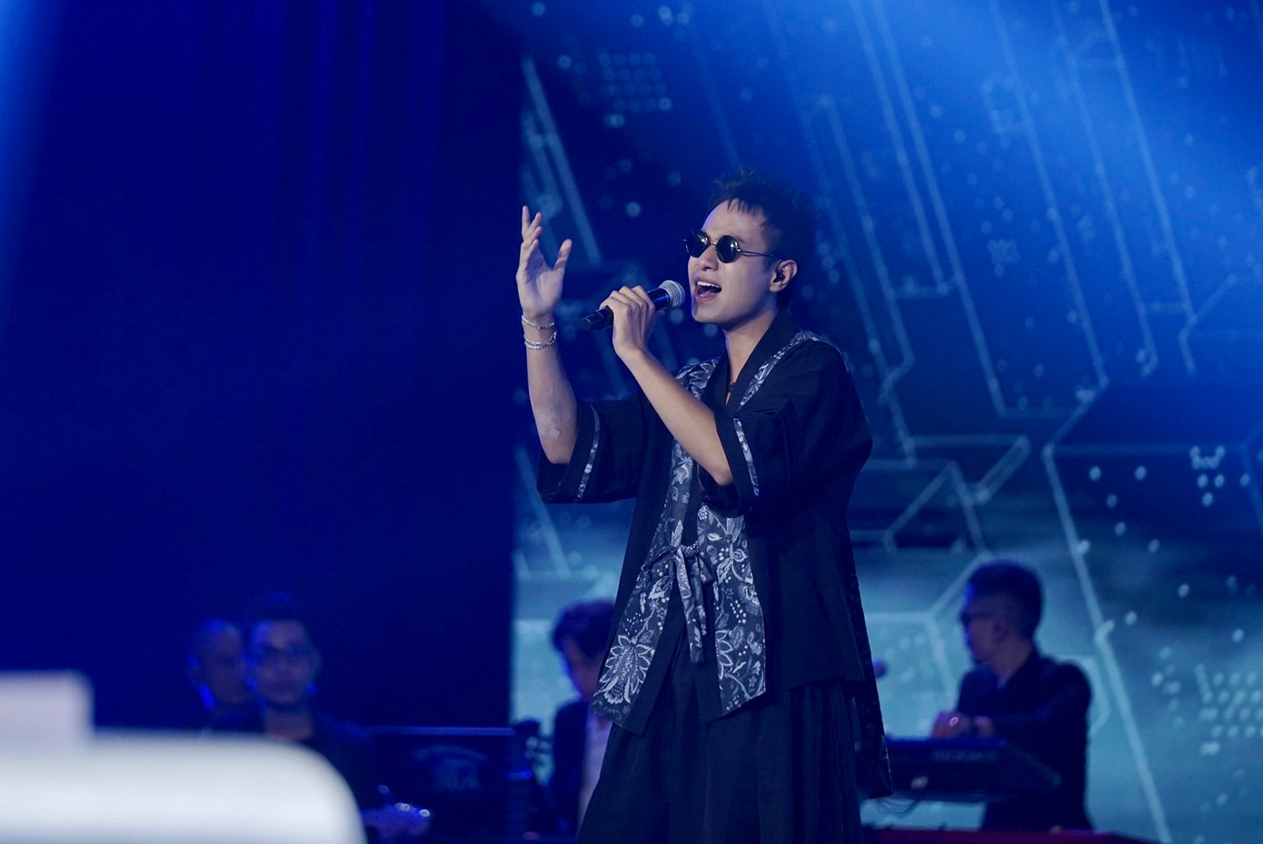 Một số thí sinh vì tập trung vào biểu diễn nên bỏ quên giọng hát.