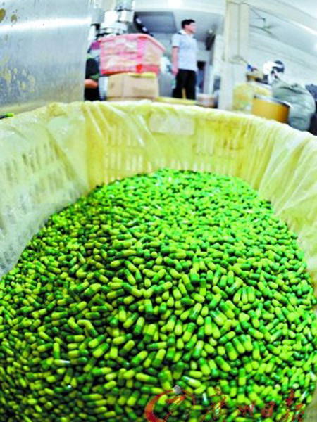 Các loại thuốc sau khi sản xuất đươc đựng trong bao tải, và thùng nhựa lớn