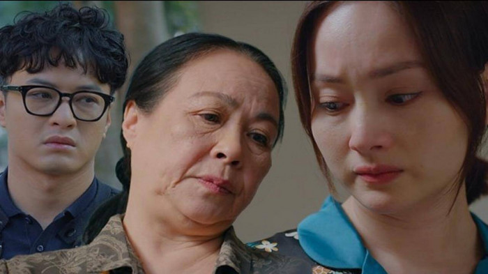 Trước đó, nhiều phim Việt bị chỉ trích vì kéo dài số tập như Thương ngày nắng về, Gia đình mình vui bất thình lình, Cuộc đời vẫn đẹp sao, Hương vị tình thân...