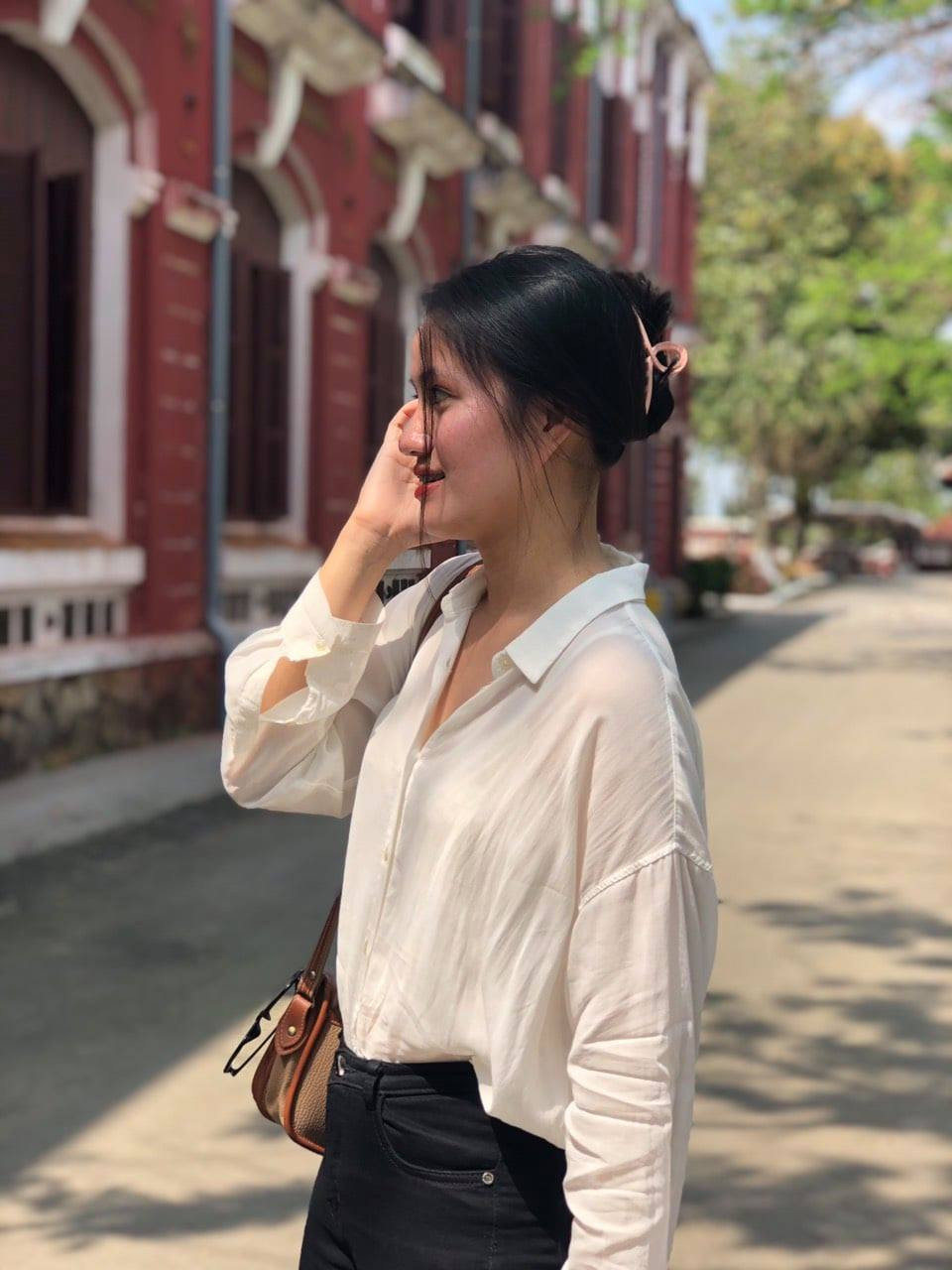 Ngoài thành tích học tập đáng nể, Minh Nhàn từng giành á khôi 1 tại cuộc thi Tìm kiếm Đại sứ sinh viên ĐH Đà Nẵng - Miss & Mr UD-2022. Ngoài thành tích học tập đáng nể, Minh Nhàn từng giành á khôi 1 tại cuộc thi Tìm kiếm Đại sứ sinh viên ĐH Đà Nẵng - Miss & Mr UD-2022.