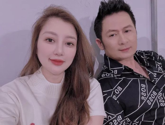 Bằng Kiều và bạn gái mới - Mai Linh. Cô kém Bằng Kiều 18 tuổi.