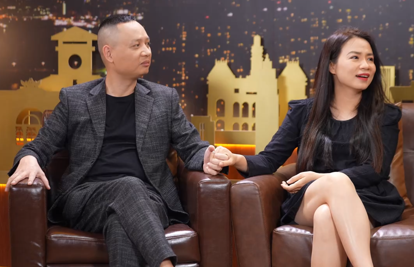 Nhạc sĩ Nguyễn Hải Phong và vợ - Bảo Ly. Ảnh: Chụp màn hình. Nhạc sĩ Nguyễn Hải Phong và vợ - Bảo Ly. Ảnh: Chụp màn hình.