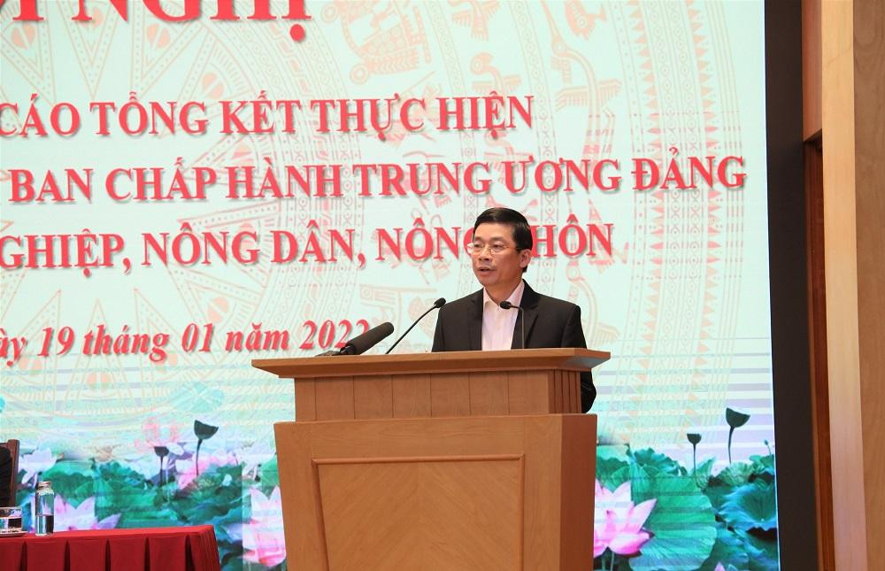 Phó trưởng Ban Kinh tế T.Ư Nguyễn Duy Hưng báo cáo tại hội nghị