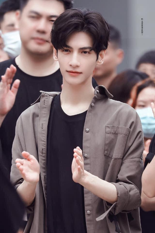 Sự nghiệp của La Vân Hi ngày càng khởi sắc kể từ sau vai diễn Nhuận Ngọc. Sự nghiệp của La Vân Hi ngày càng khởi sắc kể từ sau vai diễn Nhuận Ngọc.