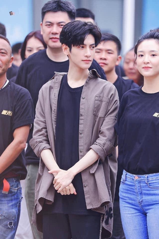 vừa có thực lực lại từng hợp tác chung càng khiến khán giả háo hức. vừa có thực lực lại từng hợp tác chung càng khiến khán giả háo hức.